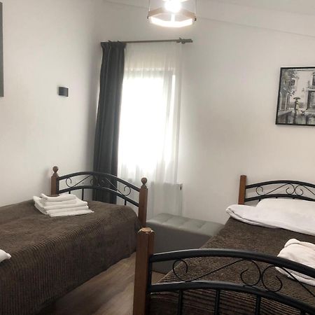 Verona Apartment Dushet'i Esterno foto