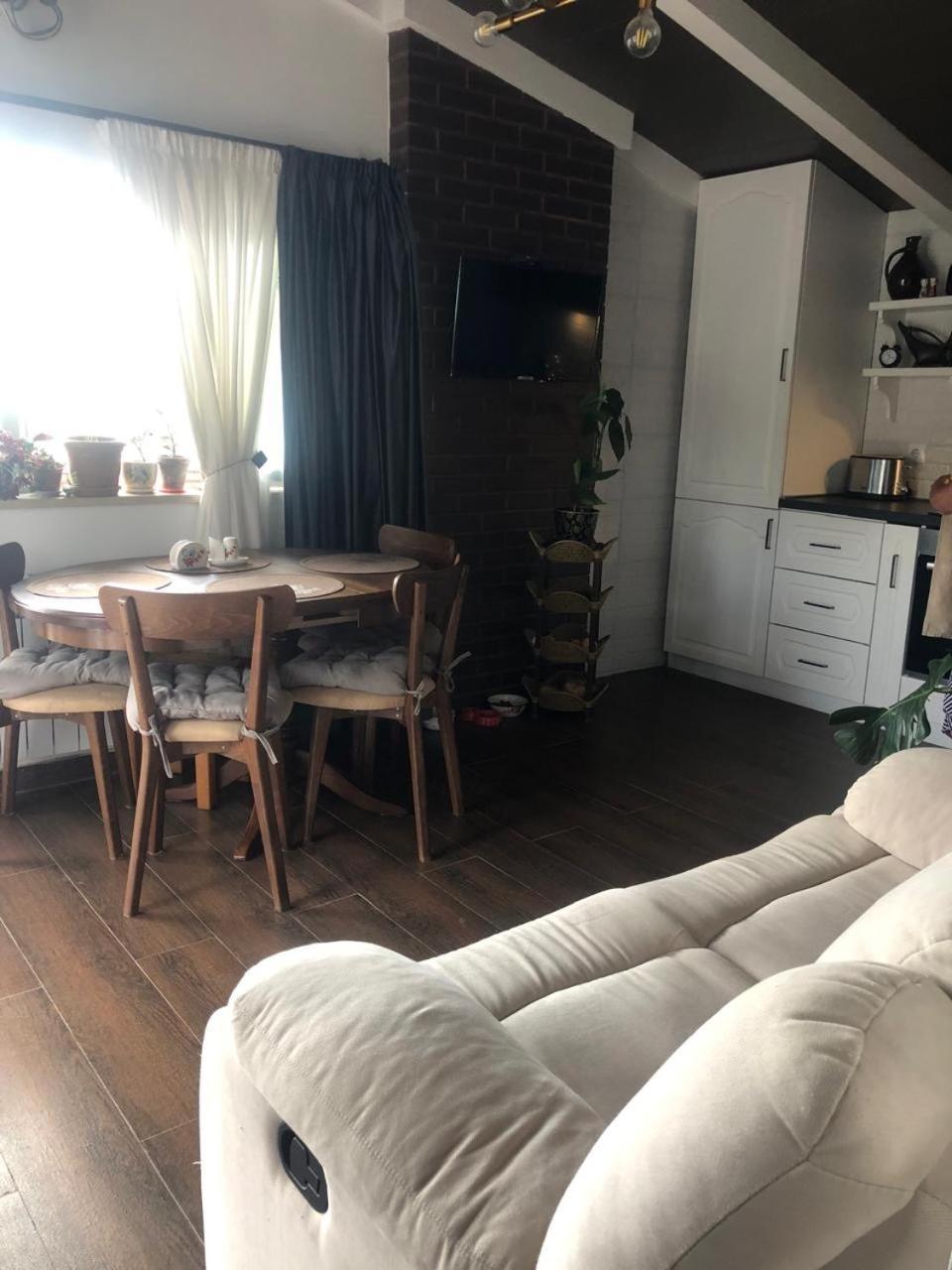 Verona Apartment Dushet'i Esterno foto