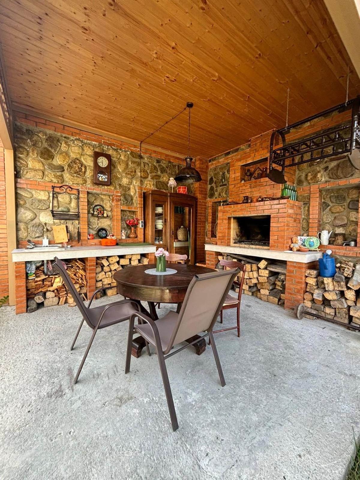Verona Apartment Dushet'i Esterno foto