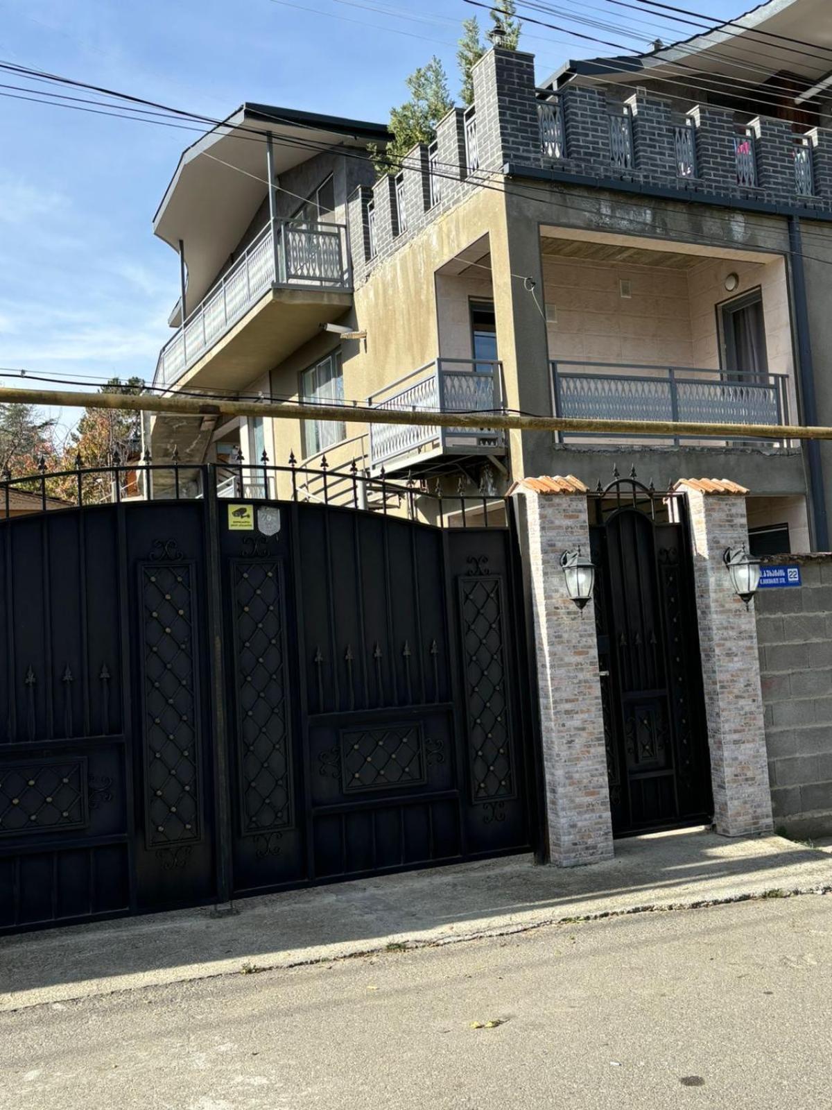 Verona Apartment Dushet'i Esterno foto